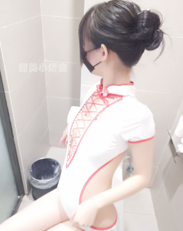 [4V+41P/174M]甜美小娇妾 - 白色盘扣泳衣