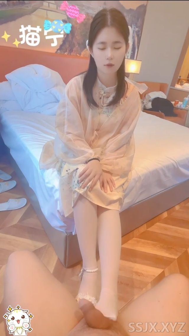 [1V/466M]猫宁 - 唯美汉服后入，美美的玲珑小脚足交 樱桃小嘴口交，美美的脸纤细的腰 超级嫩穴爽上天了