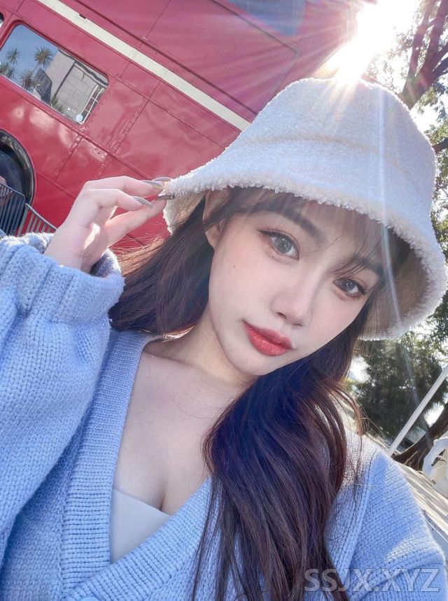 [2V+15P/66MB]极品诱人高颜值美女第一视角 主动爬上来乘骑 激情口交