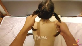 [MP4/473MB]罗利表妹勾引兄妹篇粉色JK